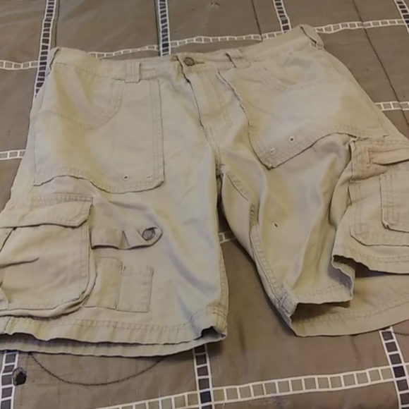Cargo Shorts Brown in Color and Like New - Picture 1 of 2